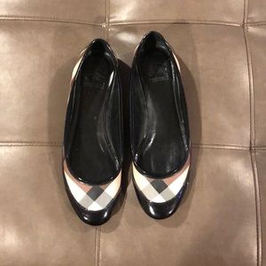 Burberry plaid flat